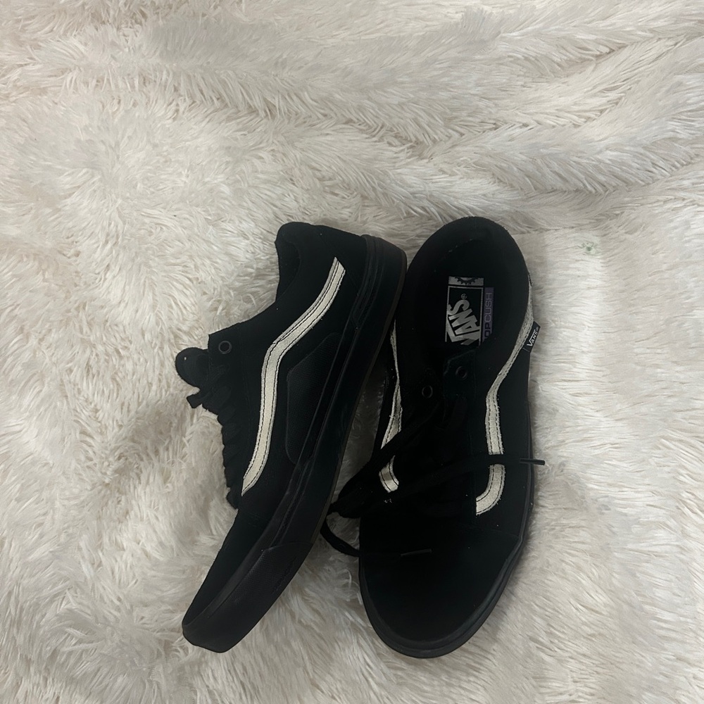 Vans Men’s Black Low-Top Sneakers with White Side Stripe